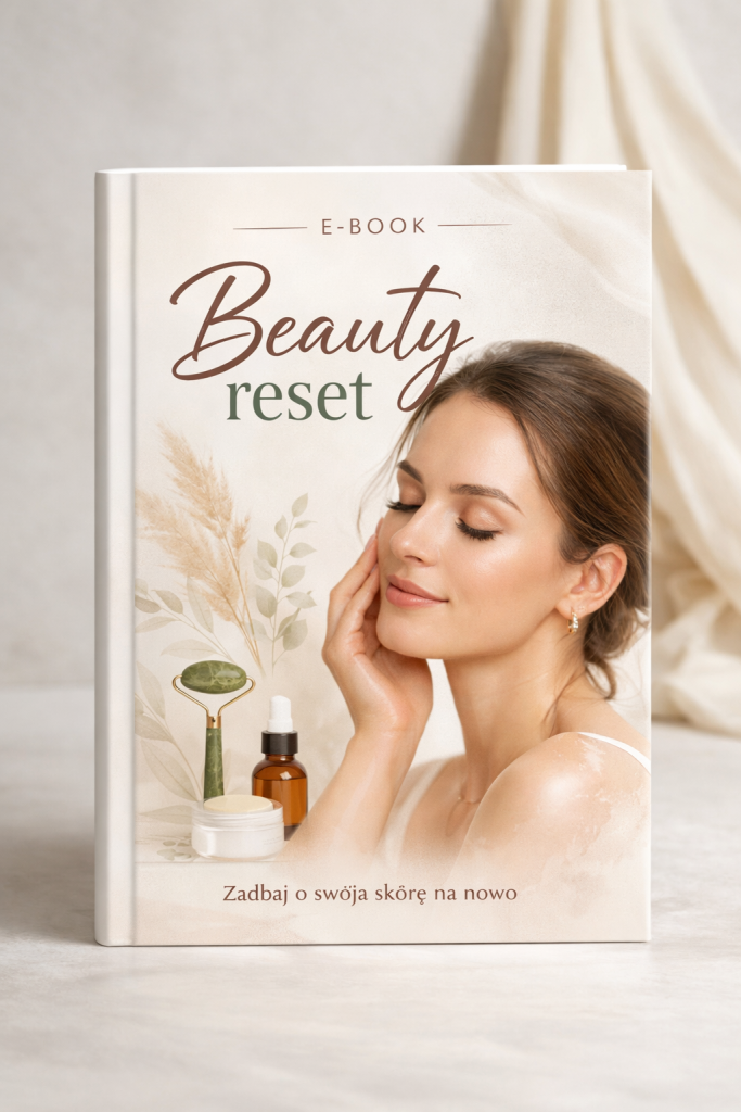 Okładka e-booka "Beauty reset" z kobietą i produktami do pielęgnacji skóry.